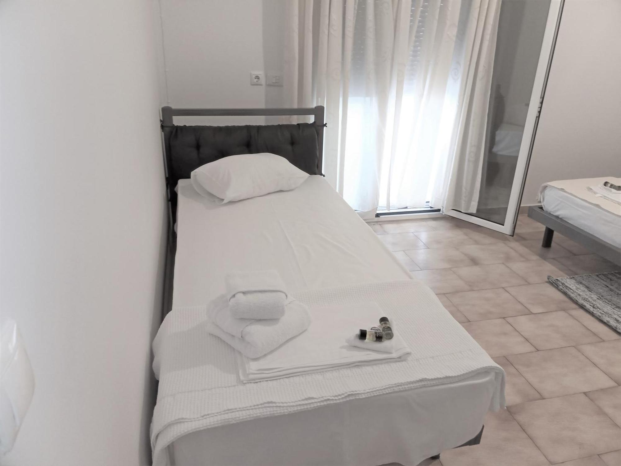 Fiona Seafront Apartments 니키아나 외부 사진