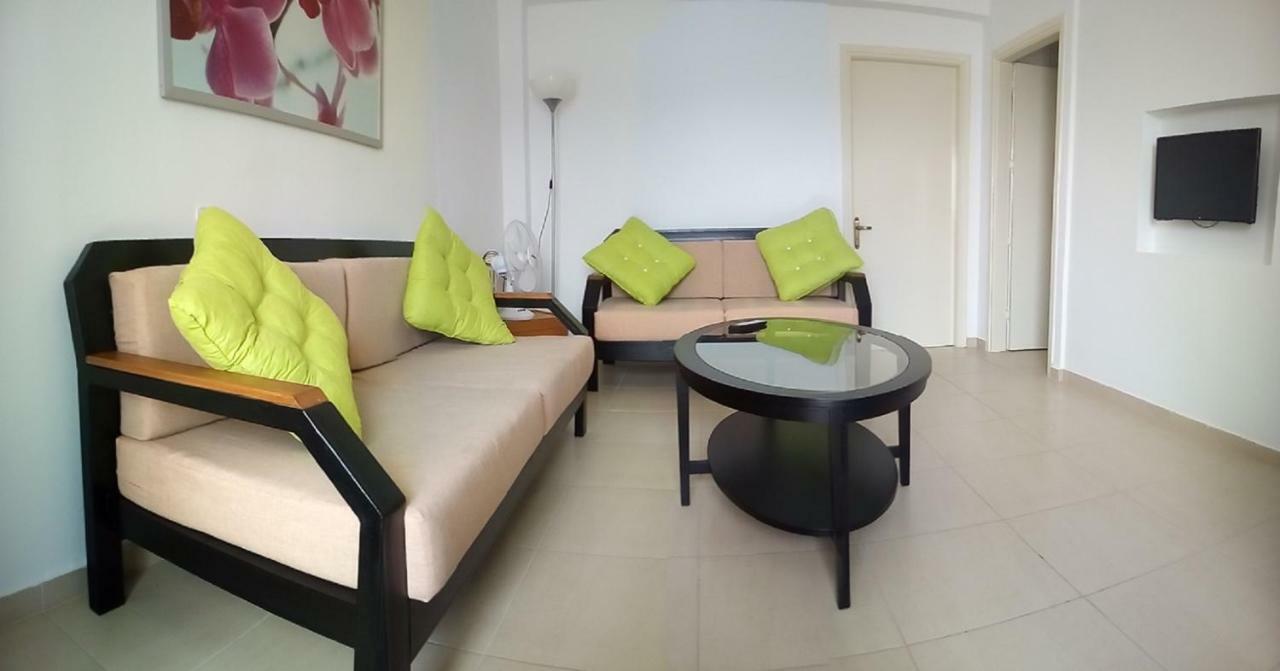 Fiona Seafront Apartments 니키아나 외부 사진
